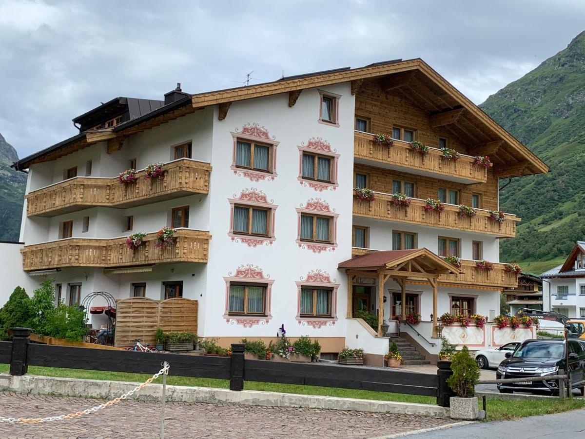 the Galtürerhof alpine hotel Exterior foto