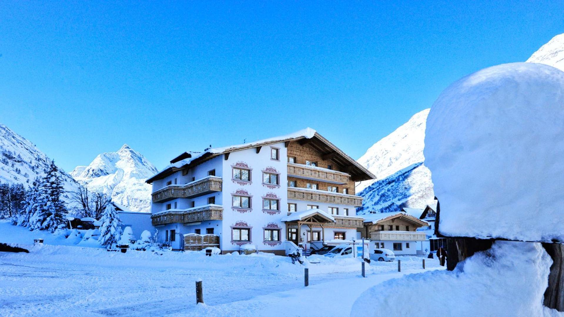 the Galtürerhof alpine hotel Exterior foto